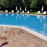 Apartment лесо-зара студио *