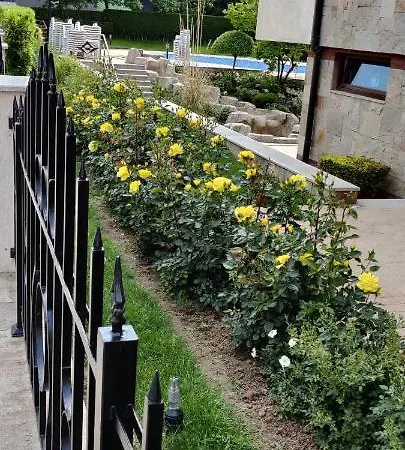 лесо-зара студио Apartment Rawda